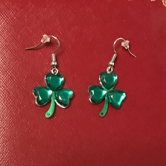 Green Clover Three Heart Dangle Earrings - New - Picture 2 of 7